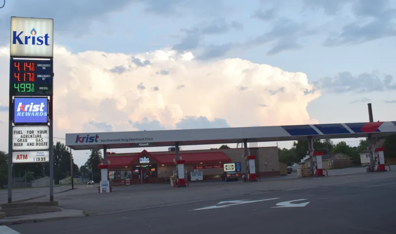 US gas prices back up to an average of $4 a gallon again